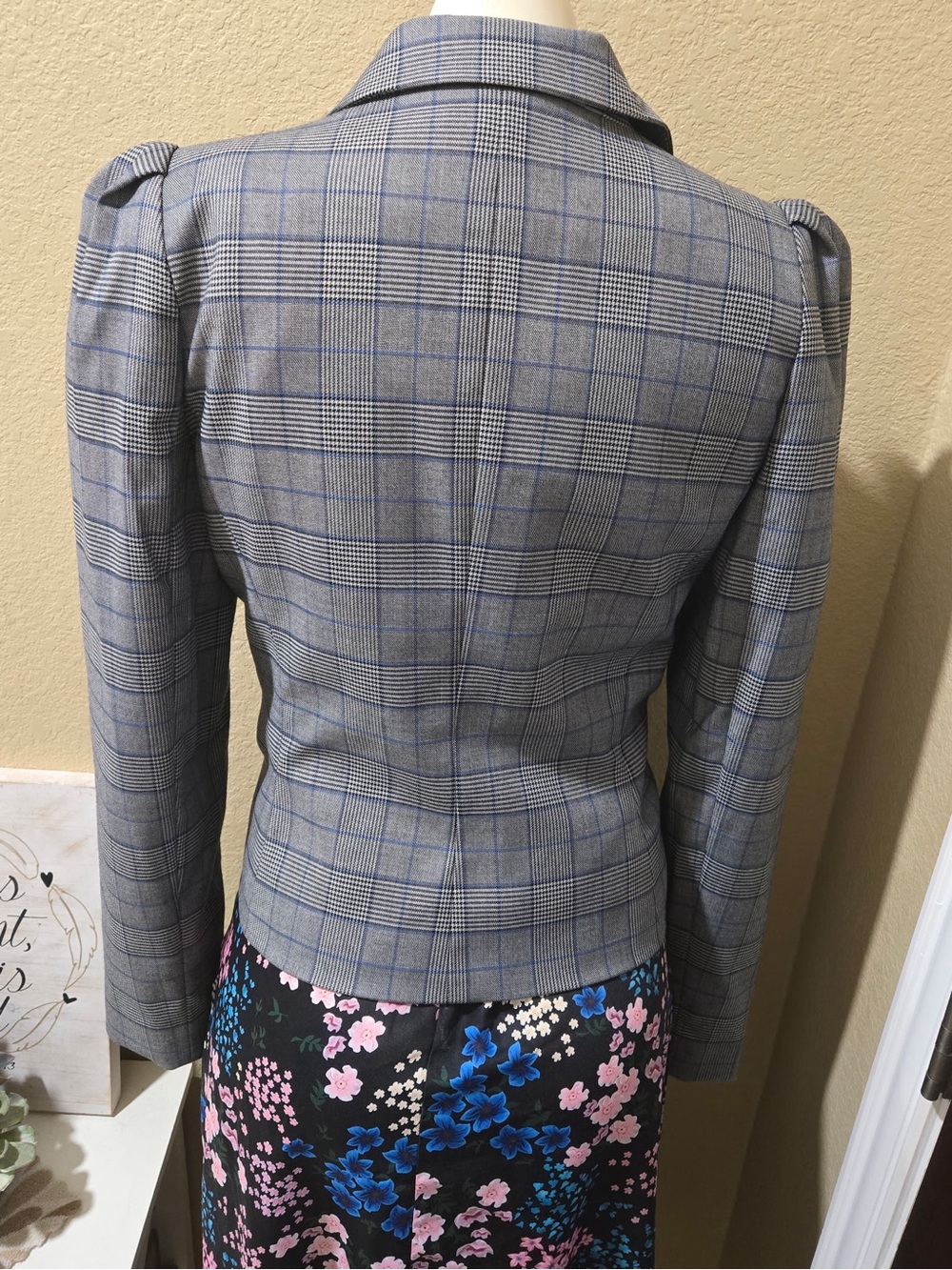 BCBG Gray Plaid Ruffled Single-Breasted Blazer - Picture 4 of 4